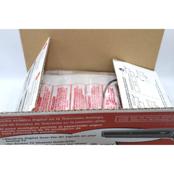 Magnavox TB100MG9 Digital TV Converter Box With Remote & Manual - Picture 8 of 8